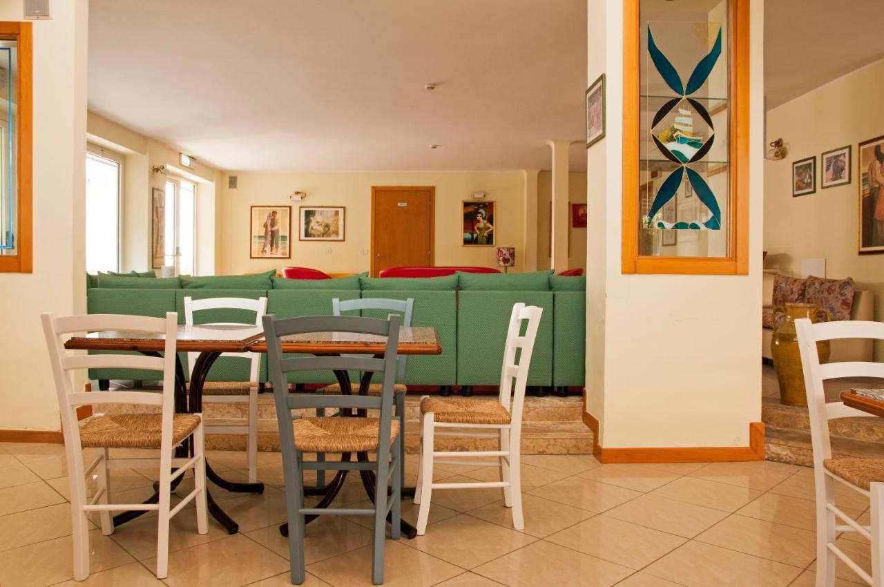 Hotel Rugantino Cesenatico Dış mekan fotoğraf