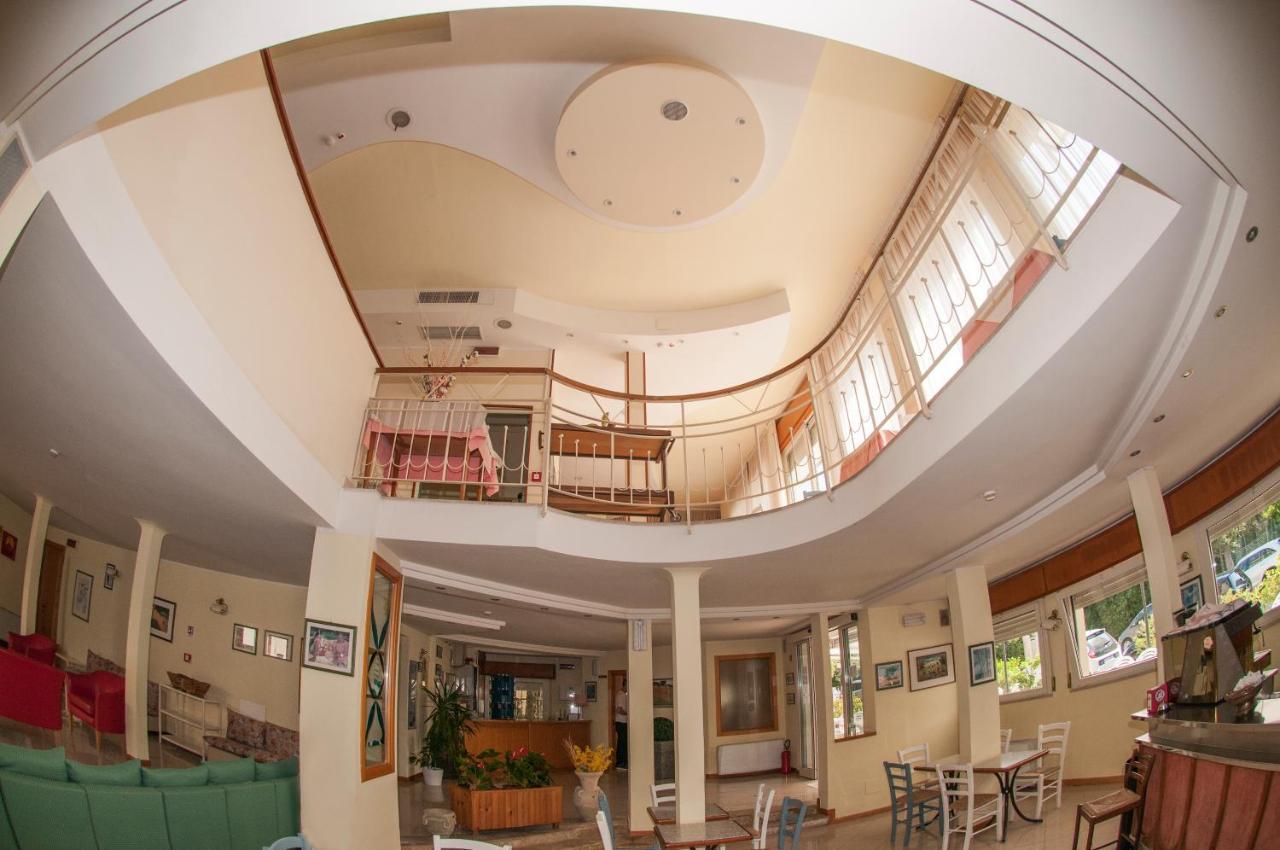 Hotel Rugantino Cesenatico Dış mekan fotoğraf